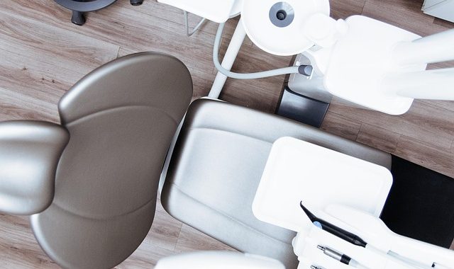 Piesa de mână contraunghi